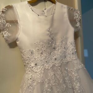 8yr old White communion dress or flower girl- only worn once